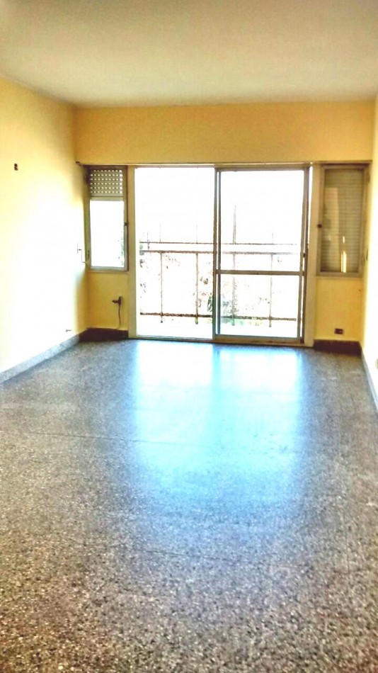 DEPARTAMENTO DE 2 AMBIENTES AMPLIOS