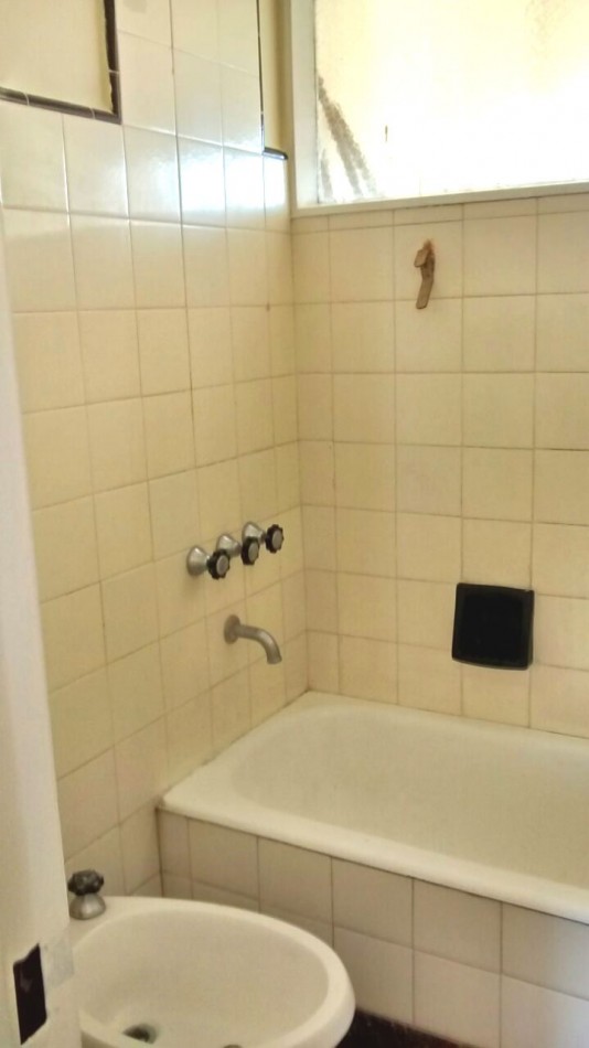 DEPARTAMENTO DE 2 AMBIENTES AMPLIOS