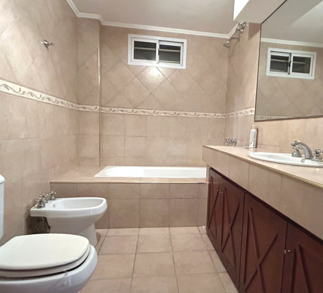 CHALET EN 2 PLANTAS CON GRAN PARQUE