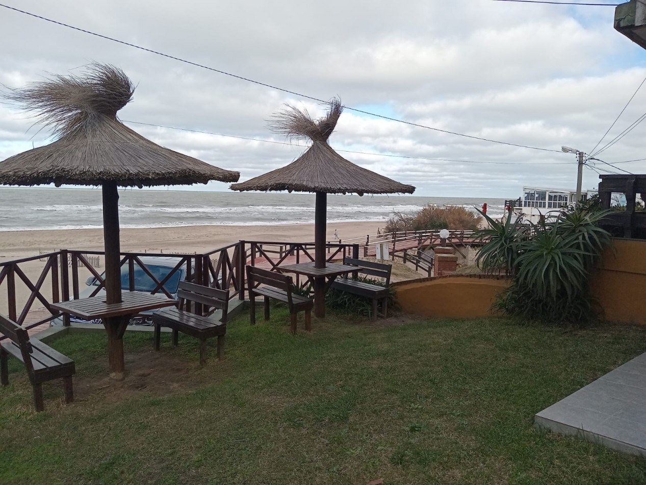 VILLA GESSEL DUPLEX 3 AMB.FRENTE AL MAR c/ COCHERA