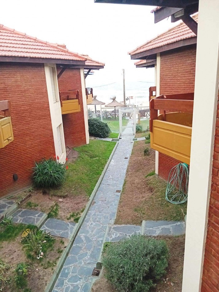 VILLA GESSEL DUPLEX 3 AMB.FRENTE AL MAR c/ COCHERA