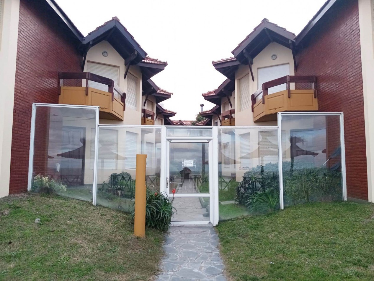 VILLA GESSEL DUPLEX 3 AMB.FRENTE AL MAR c/ COCHERA