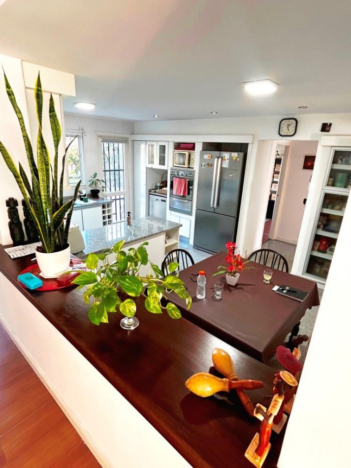 EXCELENTE CHALET ZONA GUEMES