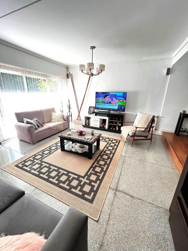EXCELENTE CHALET ZONA GUEMES