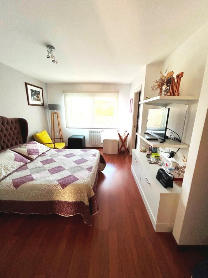EXCELENTE CHALET ZONA GUEMES