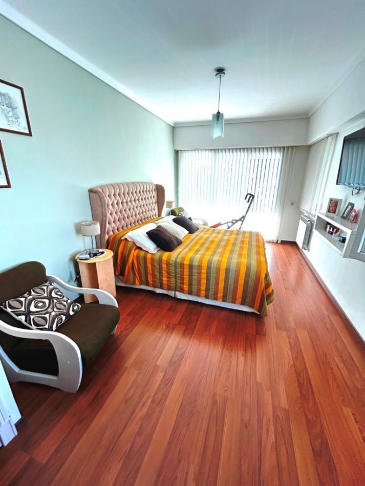 EXCELENTE CHALET ZONA GUEMES