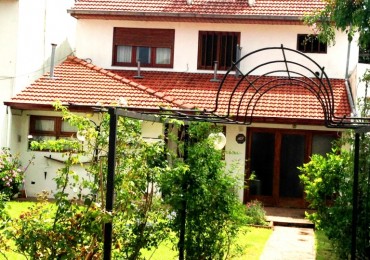 CHALET CON GRAN PARQUE Y QUINCHO