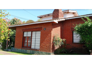 CHALET EN PARQUE LURO