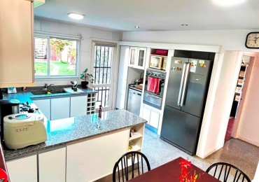 EXCELENTE CHALET ZONA GUEMES