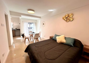 DEPARTAMENTO DE 1 AMBIENTE, A LA CALLE CON BALCON SALIENTE Y VISTA LATERAL AL MAR.